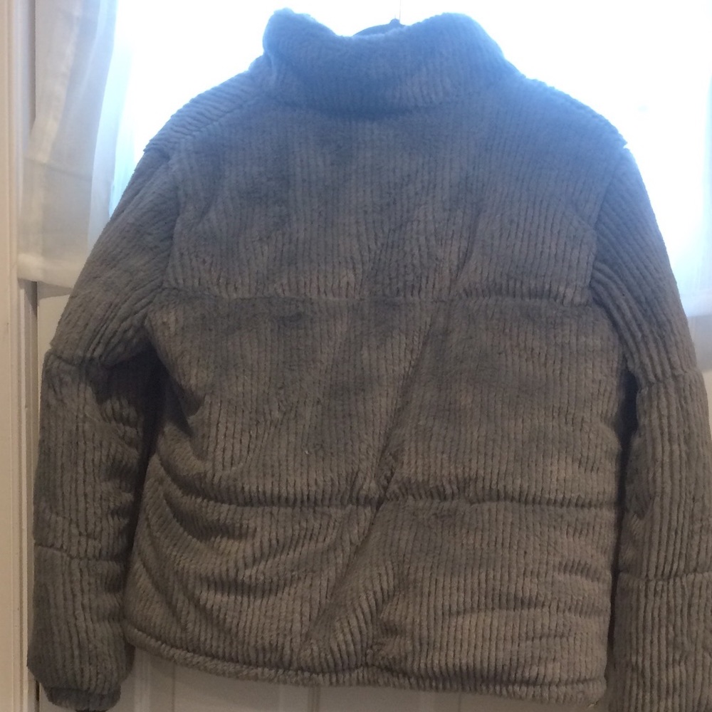 New with tag ribbed faux fur buffer - Picture 6 of 16